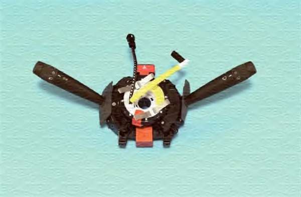 Выключатель на колонке рулевого управления